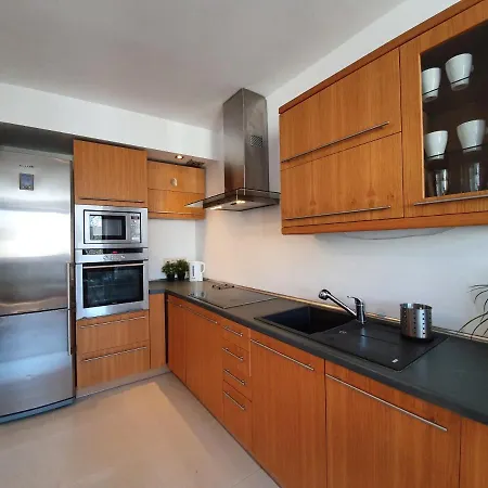 Apartament 100m Od Plazy & Parking Apartamento *
